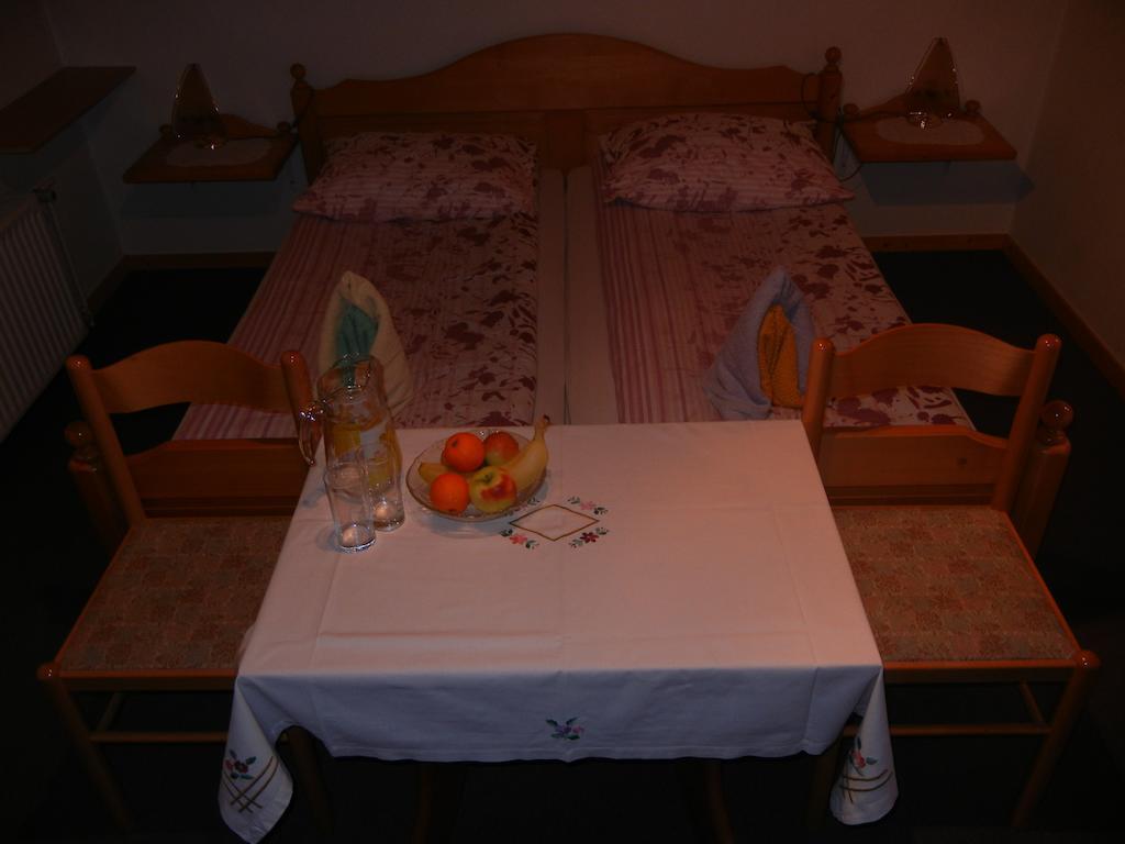 Apartments & Rooms Stare Bohinj Rum bild